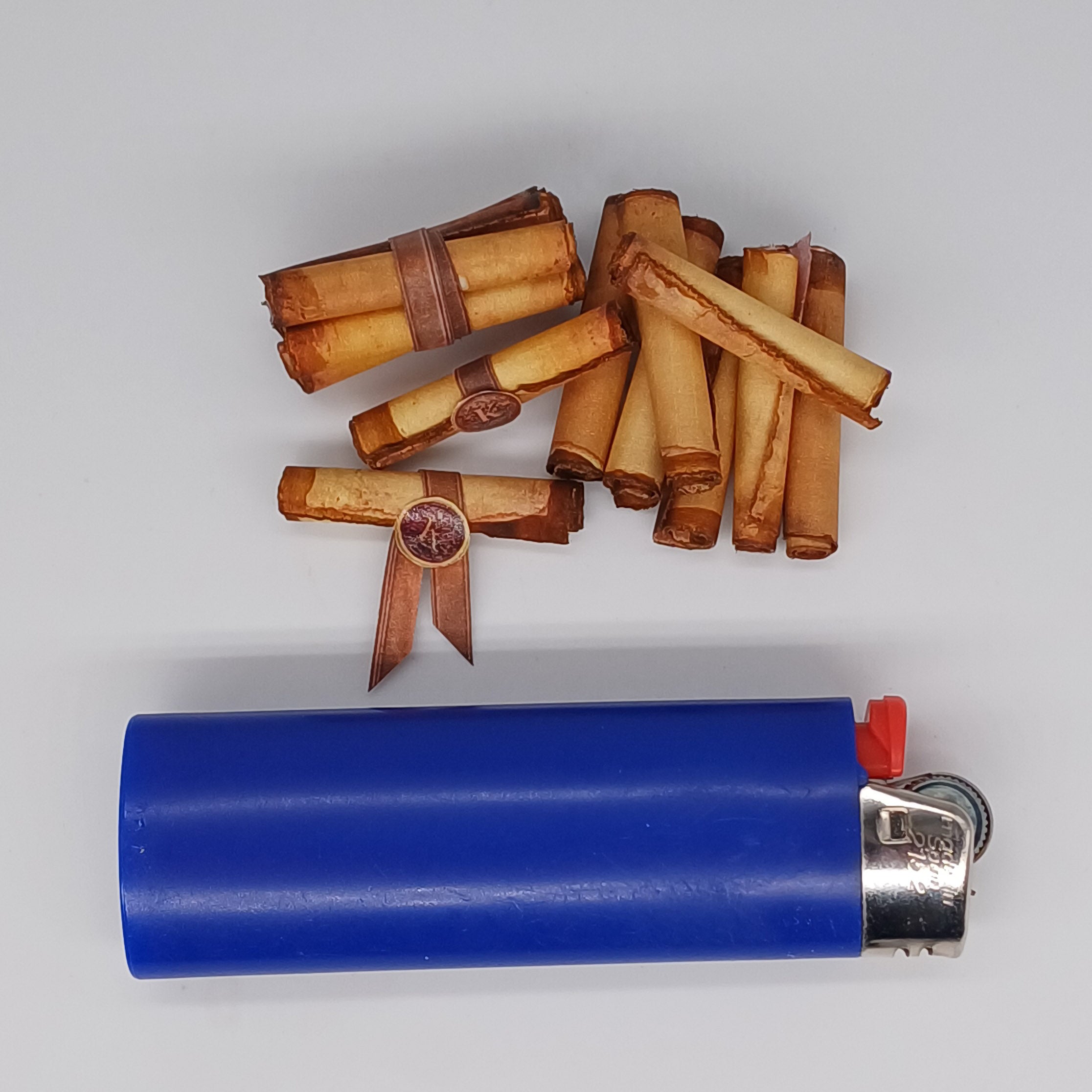 Alte Schriftrollen im Maßstab 1:12 zum Drucken und Basteln-katnookde